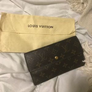Louis Vuitton vintage international wallet